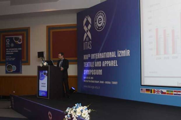 Photos of the symposium presentations (IITAS2014)